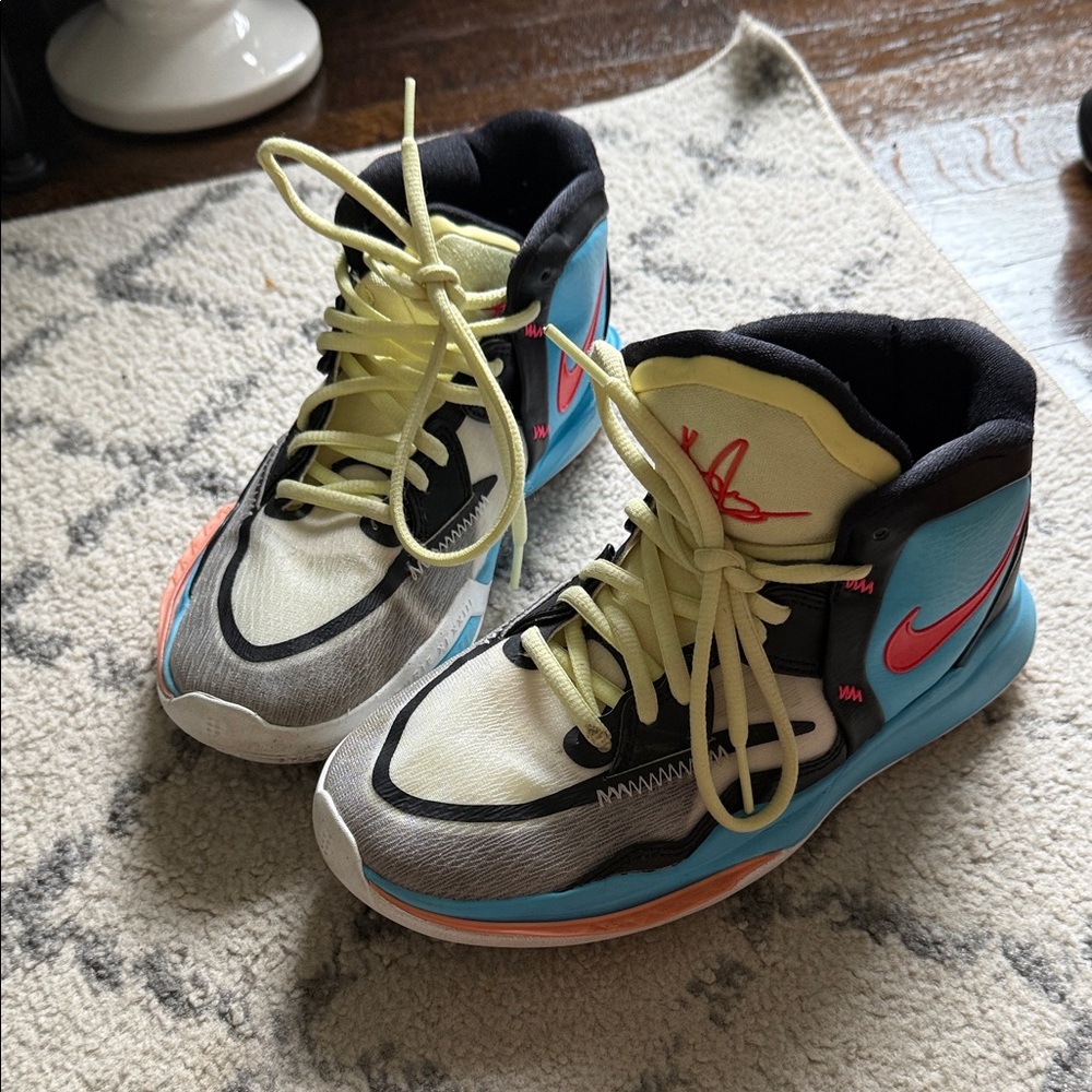 Nike Kyrie 8 Infinity GS Basketball Shoes
📏 Size: 4Y (Big Kids)